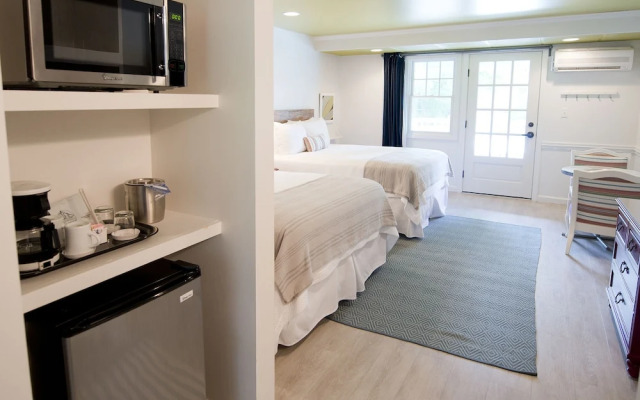 The Lodge at the Cove