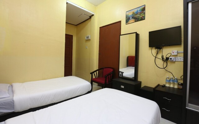 Raz Hotel by OYO Rooms