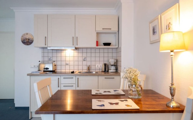 Hoppe 8 Modern Retreat