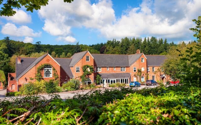 Fox & Hounds Country Hotel