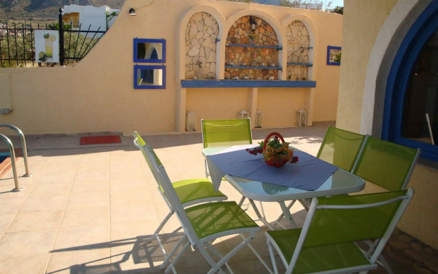 Maria Flora Apartments