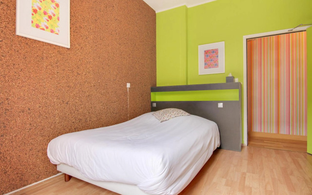 Отель Mermoz Paris Le Bourget