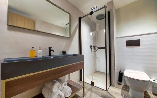 Land's End Boutique Hotel