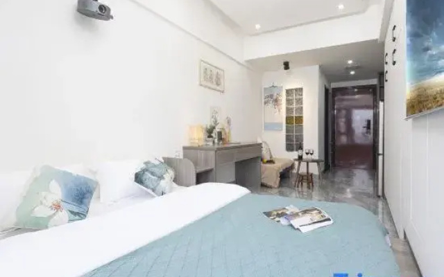 Ye Xiaoliu City Homestay (Changsha Desiqin City Plaza)