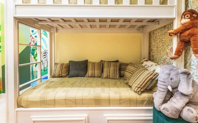Luxurious Arakana Villa with Pool