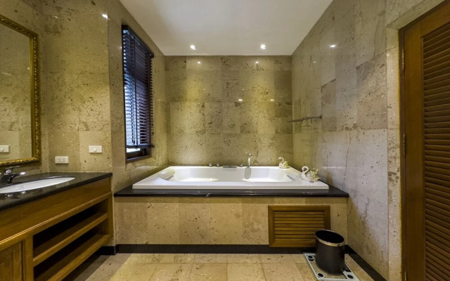 Executive 4 Bed Pool Villa - VTM