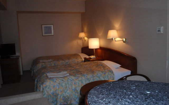 Hotel Crown Hills Okaya