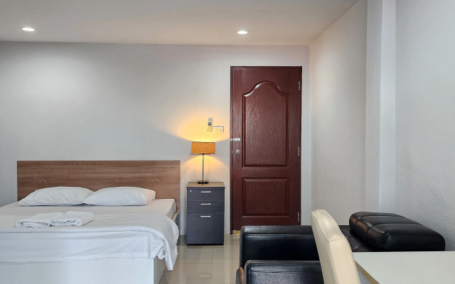 Freesia Bangphi Guest House By Zuzu