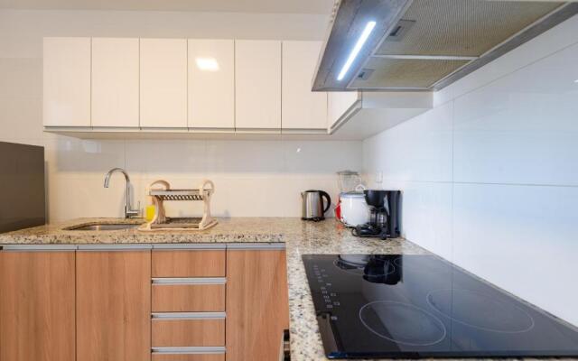 Trendy Host Canvas, Miraflores