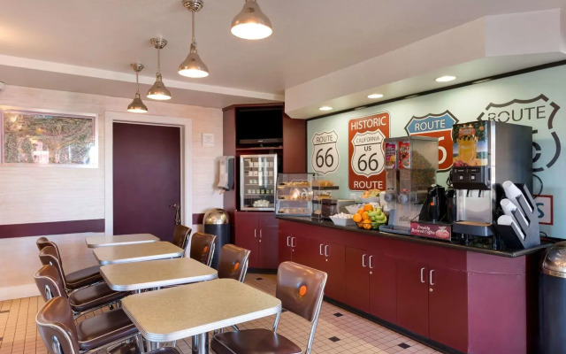 Kings House Motor Hotel