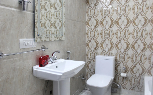 FabHotel Queen Palace by OYO Rooms