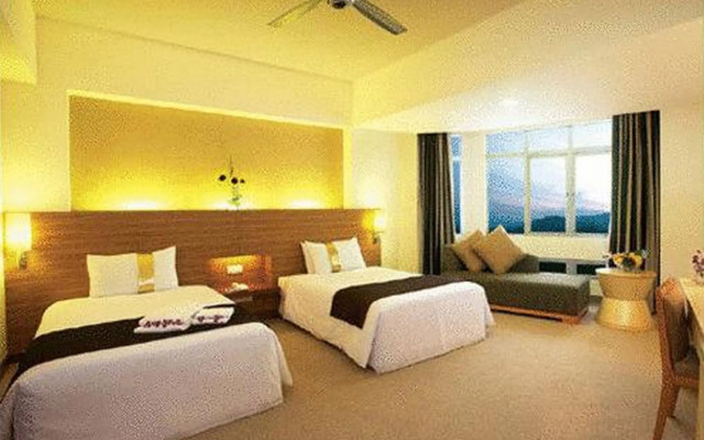 Sunny C Hotel