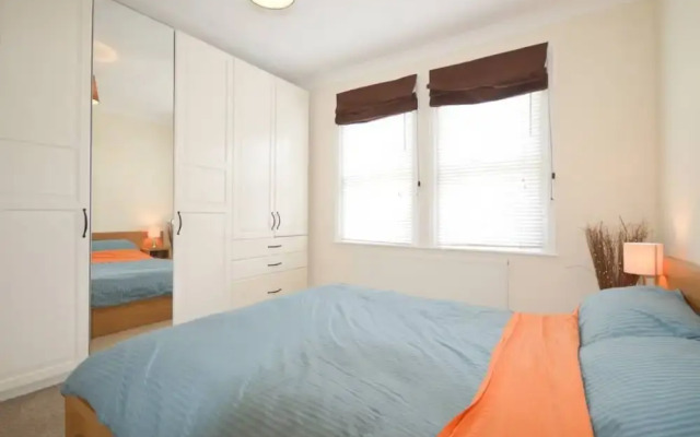 Spacious 3 Bedroom Home in Bath