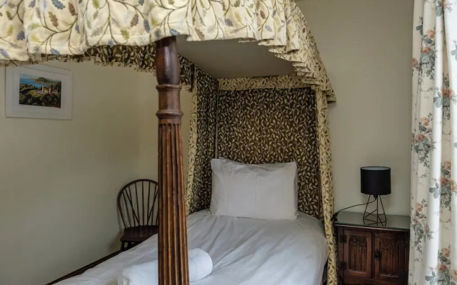 Watermouth Castle, South Court Apartment