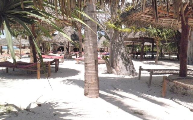 Samaki Lodge