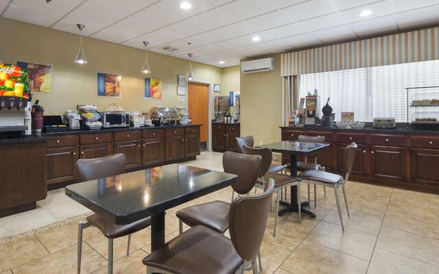 Best Western Plus Brunswick Inn & Suites
