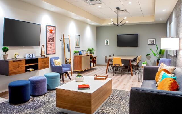 Crowne Plaza Boston - Woburn by IHG
