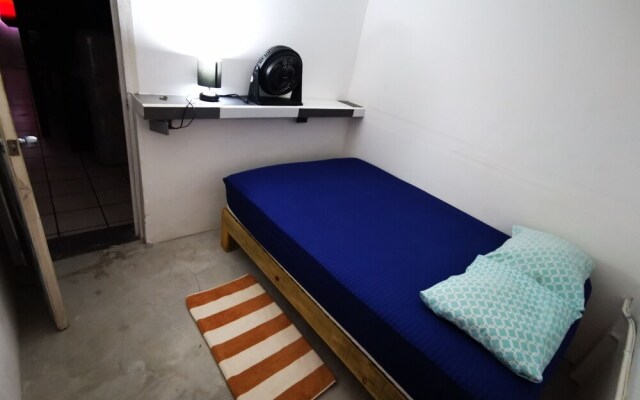 Vela Lounge & Hostel PV - Caters to Male