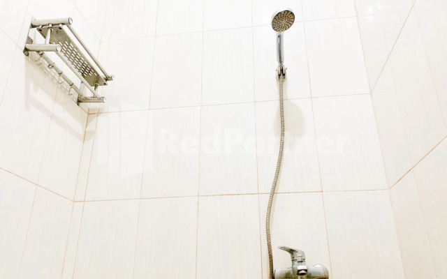 Oma Uti Syariah RedPartner near Stasiun Lempuyangan