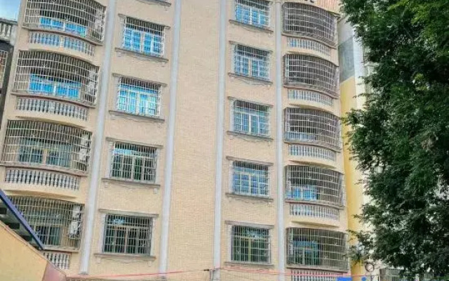 Huilong Convenient Hotel Hepu