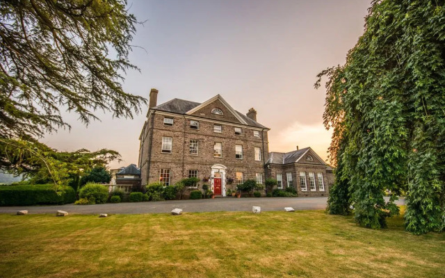 Peterstone Court Country House Restaurant & Spa