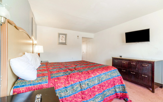 Castle Inn & Suites By OYO Chickasha