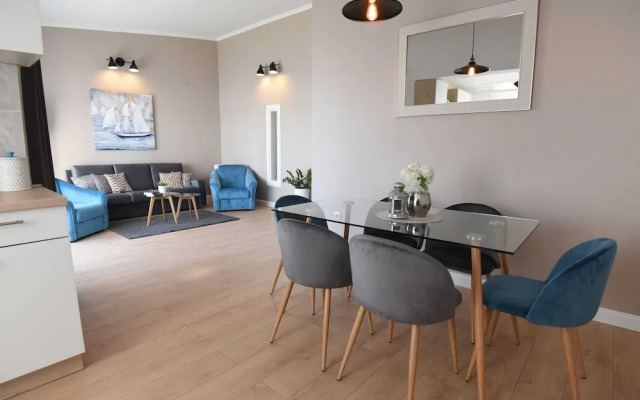 Apartment in Maslenica With Terrace