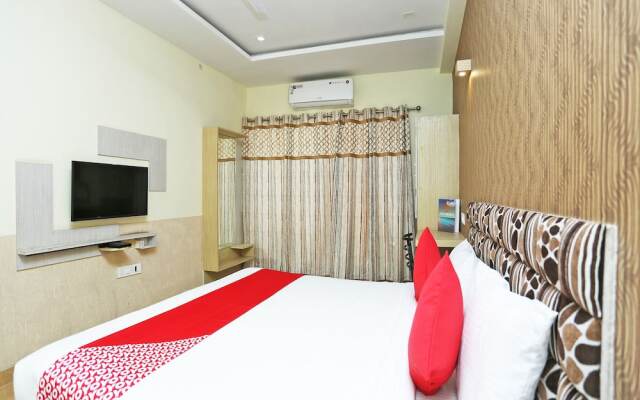 OYO 16472 Hotel Shree Balram International