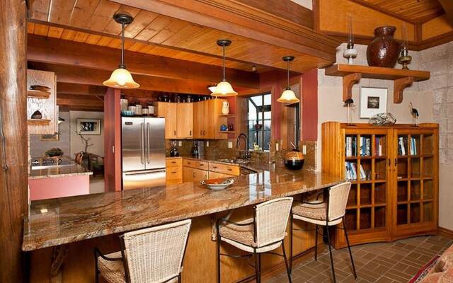 Abode at Swinging Bridge