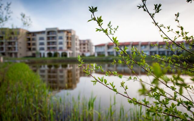 Lighthouse Apartments & Villas