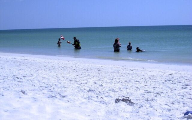 The Anna Maria Island Beach Breeze
