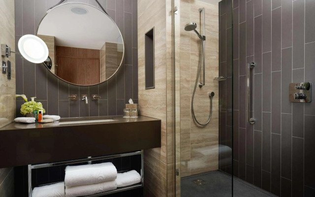V Hotel Bencoolen