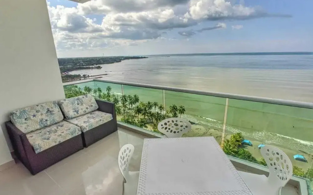 Lujoso Apartamento Frente al Mar