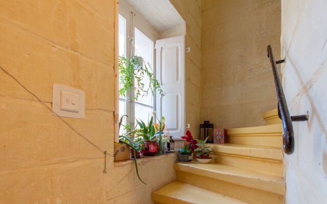Senglea, Typical Seaview Townhouse