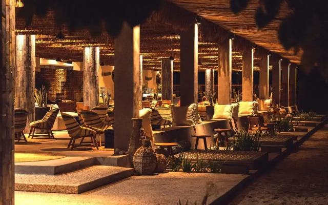 Amber Lombok Beach Resort