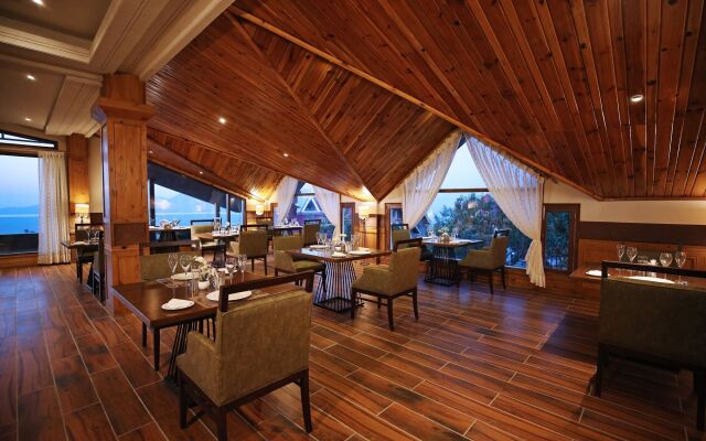 Mahasu House