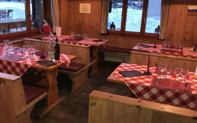Hotel Ristorante Lagrev