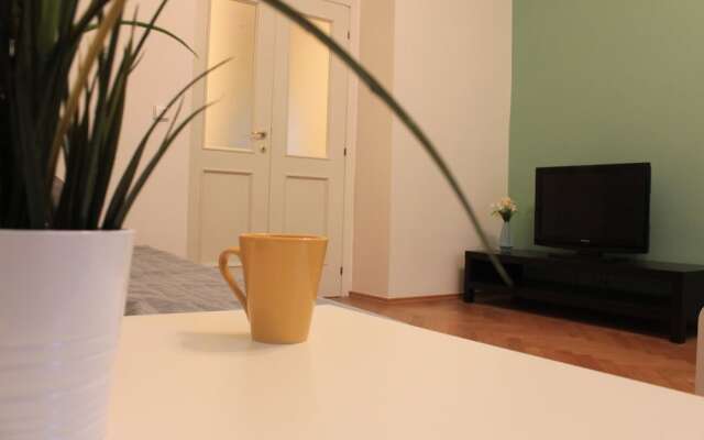 Nejedleho ApartMeet
