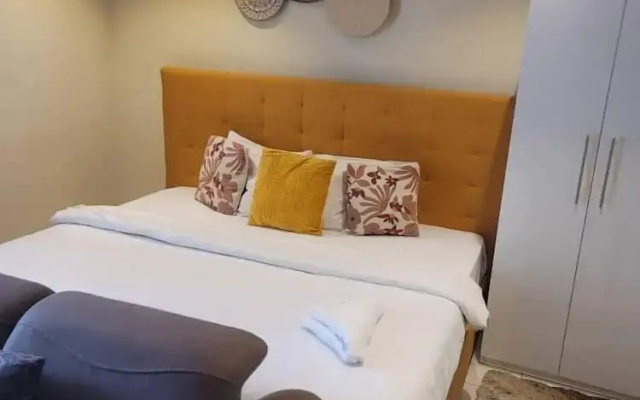 Embassy garden ebs legend luxury studio