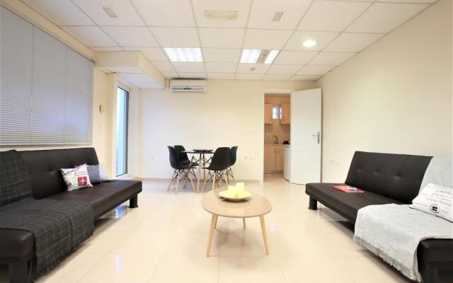 GK Airport Suites - Free Shuttle