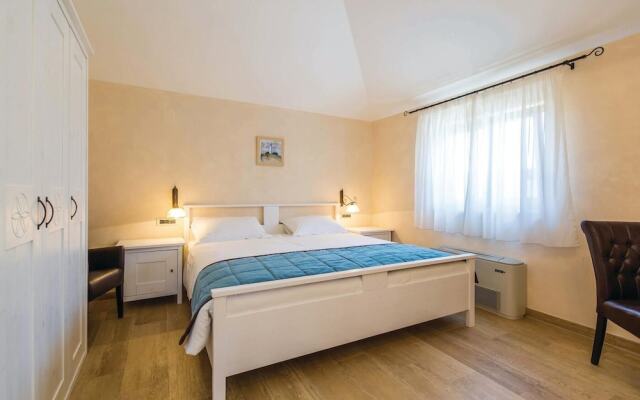 Awesome Home in Turcic With Wifi and 4 Bedrooms