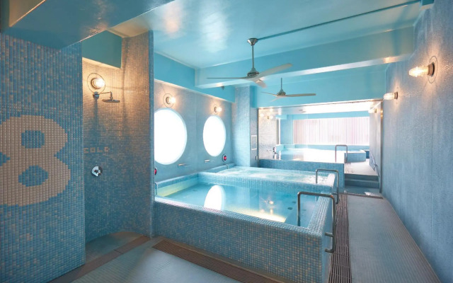 8Hotel