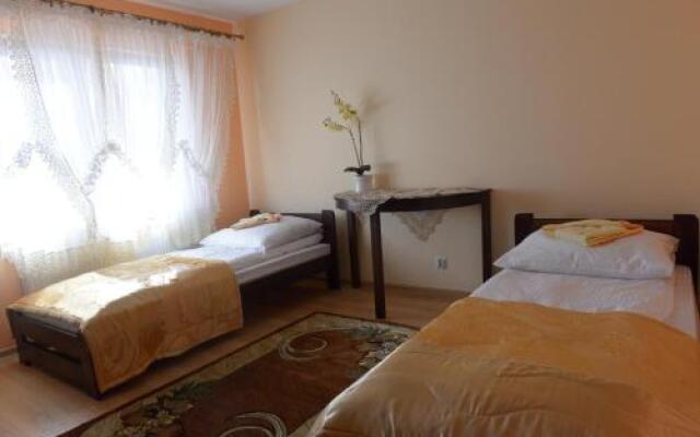 Hotelik Pod Lwami