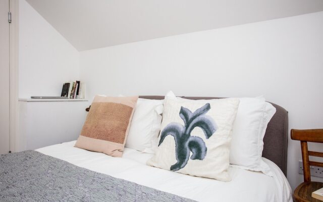 Wonderful 4 Bedroom Home In Kensal Rise