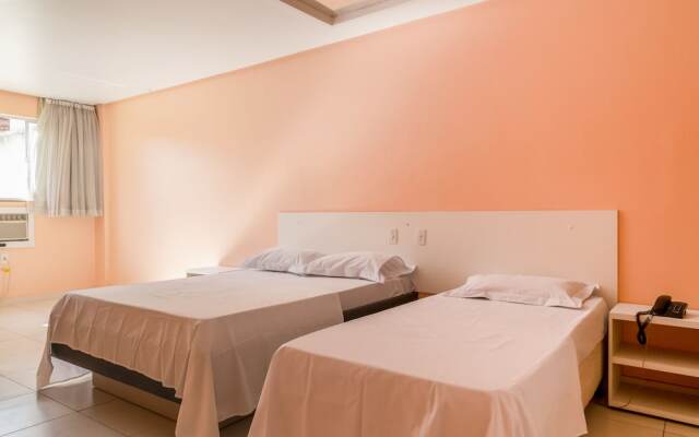 OYO Hotel Malibu Candeias