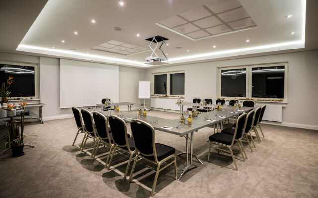 Hotel Business & More