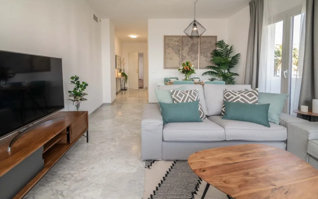 Whispering Palms Apartment