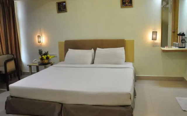 Hotel Golden Park by OYO