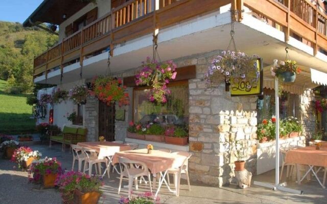 Hotel Restaurant Le Grillon