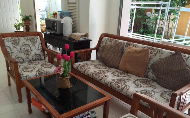 Kata Beach Guesthouse